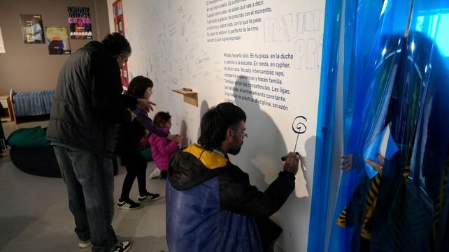 Vista de la muestra Ciudad Hip Hop en el Centro Cultural Fontanarrosa de Rosario