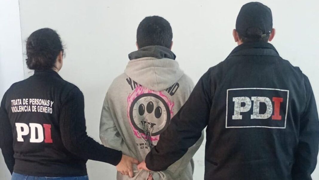 Policía de Investigaciones de Santa Fe durante un allanamiento en San Gregorio