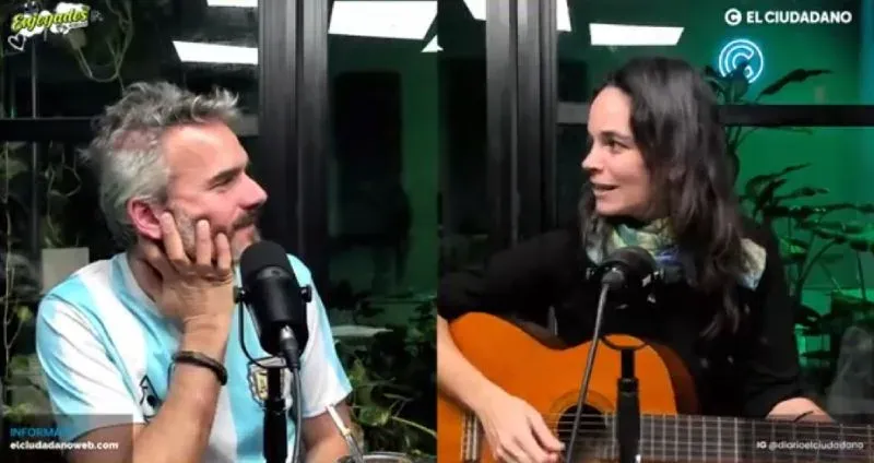 Julieta Demagistris durante su participación en el stream Enjoyados 2026