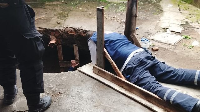 Rescate de hombre caído en pozo cloacal en Pérez, Santa Fe