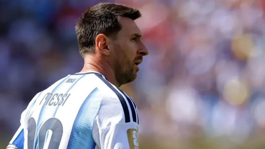 Lionel Messi con el Premio Princesa de Asturias