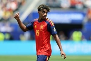 Lamine Yamal celebrando tras la victoria de España ante Bélgica en el Mundial 2026