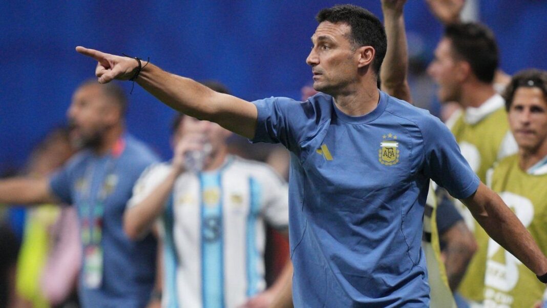 Lionel Scaloni durante la práctica de la selección argentina