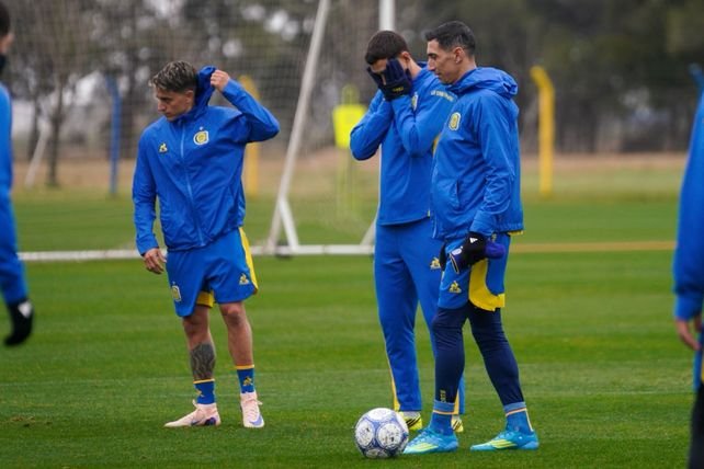 Franco Cervi junto a Ángel Di María durante el entrenamiento de Central