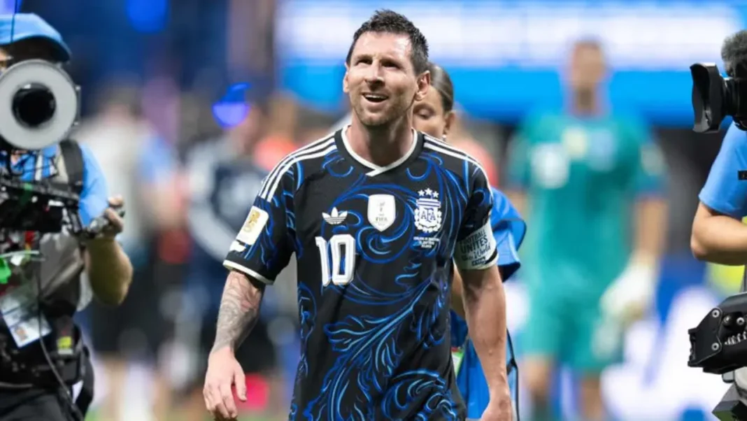Lionel Messi celebrando la clasificación a la final del Mundial
