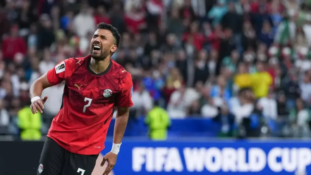 Estadio del Mundial 2026 con banderas de selecciones clasificadas a octavos de final