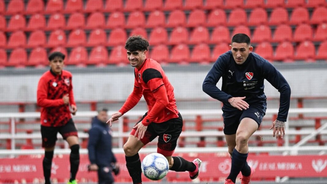 Jugadores de Newell's en un partido amistoso