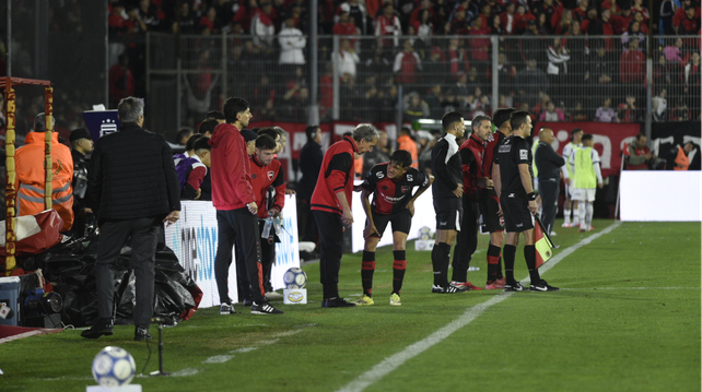 Jugadores de Newell's Old Boys celebrando el gol ante Talleres de Córdoba