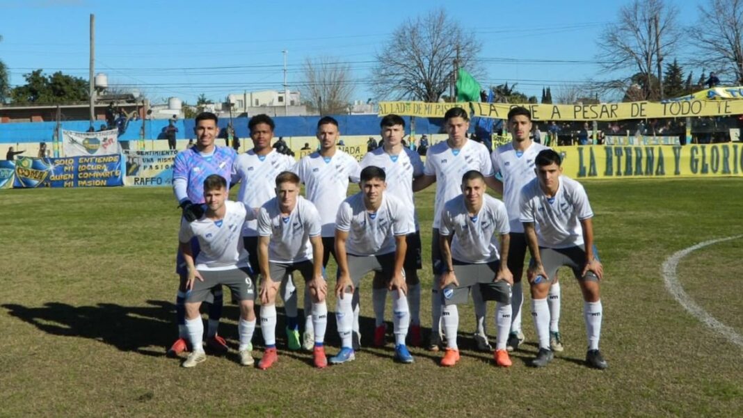 Partido de fútbol entre Argentino y Alem en General Rodríguez
