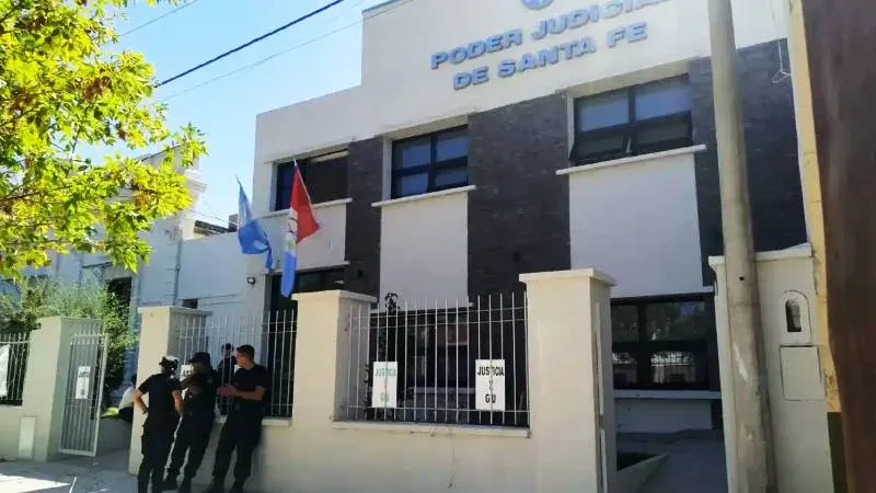 Fachada del tribunal de Rufino