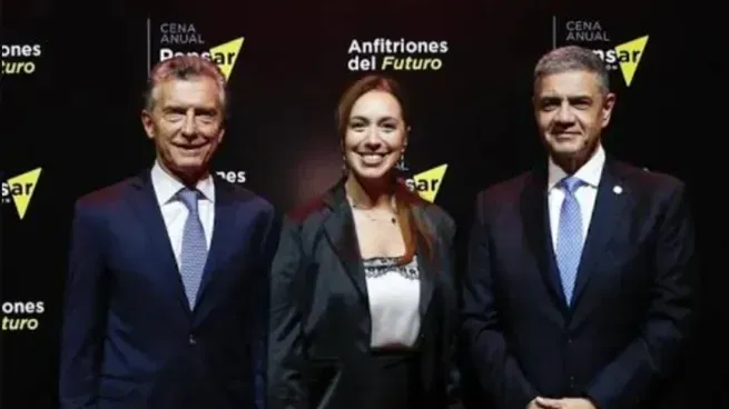 Sede del PRO con bandera argentina