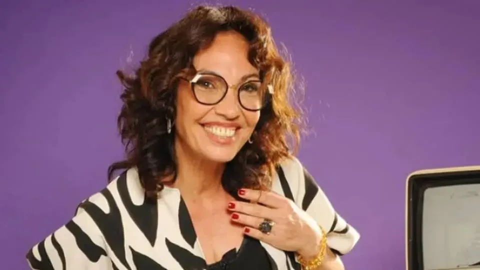 Ernestina Pais en un estudio de televisión