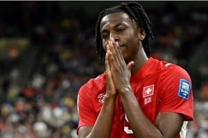 Johan Manzambi durante un entrenamiento con la selección de Suiza