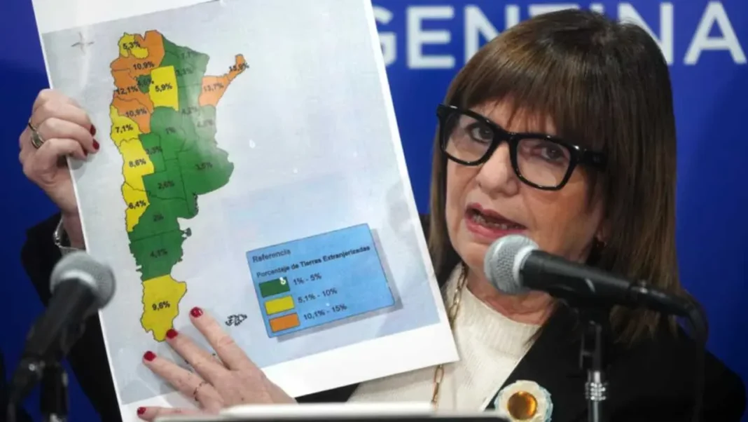 Patricia Bullrich en conferencia de prensa en el Senado