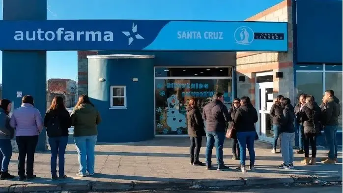 Fachada de una sucursal de farmacias Autofarma