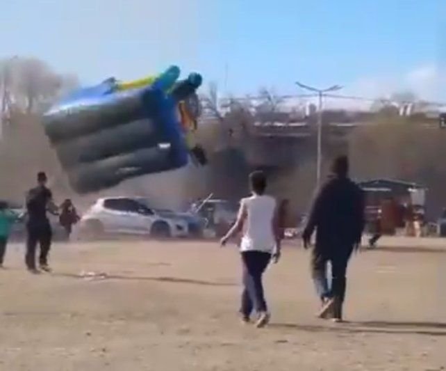 Juguetes en una tienda por el Día del Niño