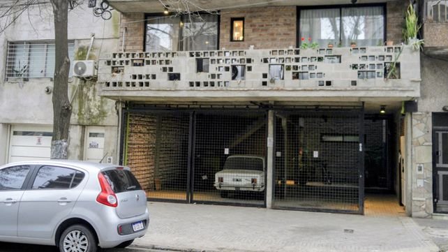 Edificio de Crespo 516 donde ocurrió el femicidio de Débora Bordón