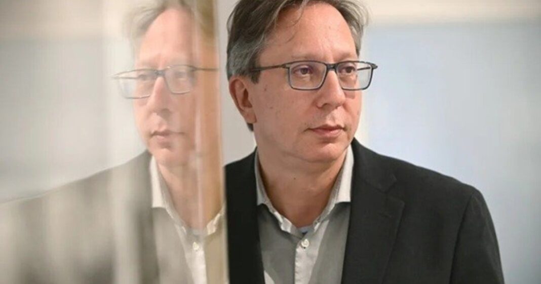 Ferrán Barenblit, curador de la Bienal de Shanghái