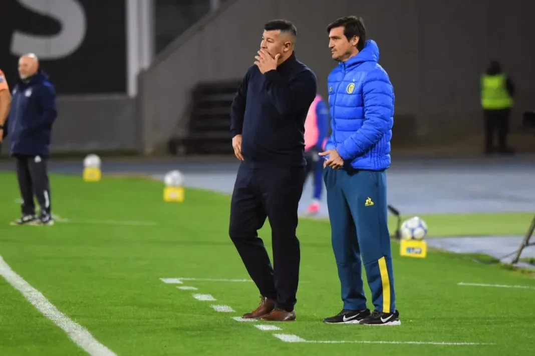 Jorge Almirón, director técnico de Rosario Central, durante el partido ante Talleres