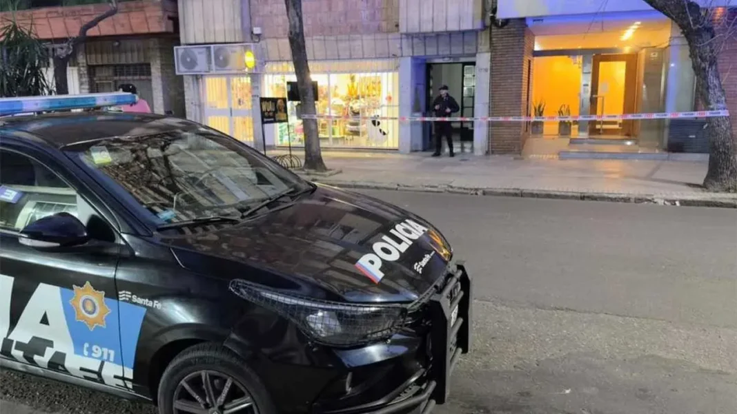 Policía en la puerta del Hospital de Emergencias Clemente Álvarez