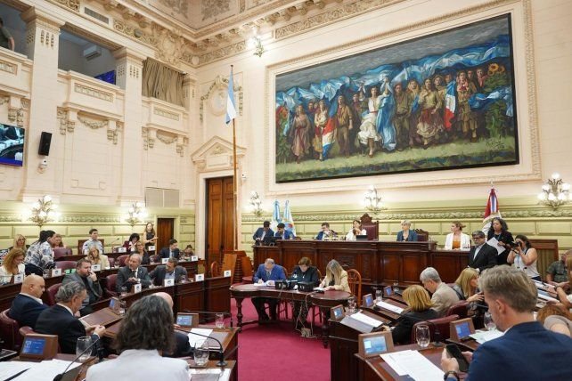 Sesión de la Cámara de Diputados de Santa Fe durante el debate de la ley electoral