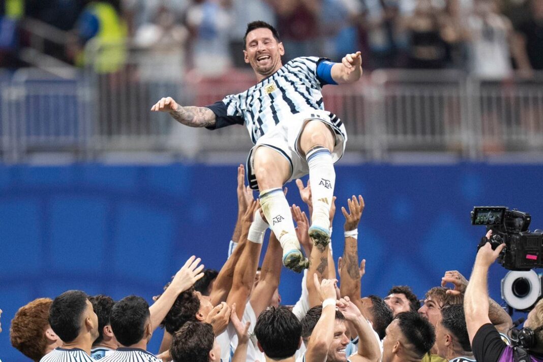 Lionel Messi con la camiseta de la Selección argentina