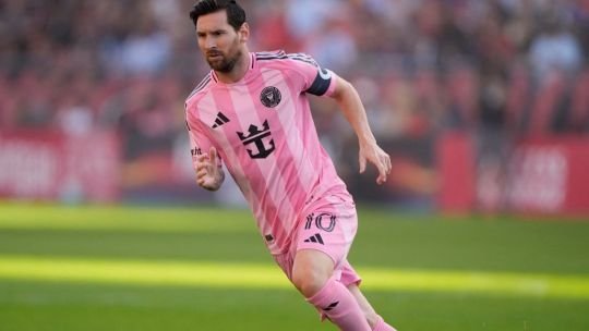 Lionel Messi celebrando un gol con la camiseta de Inter Miami