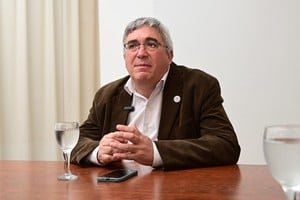 Javier Rodríguez, ministro de Desarrollo Agrario de la provincia de Buenos Aires, durante su exposición en Santa Fe