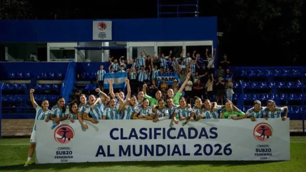 Balón de fútbol femenino en el Mundial sub 20