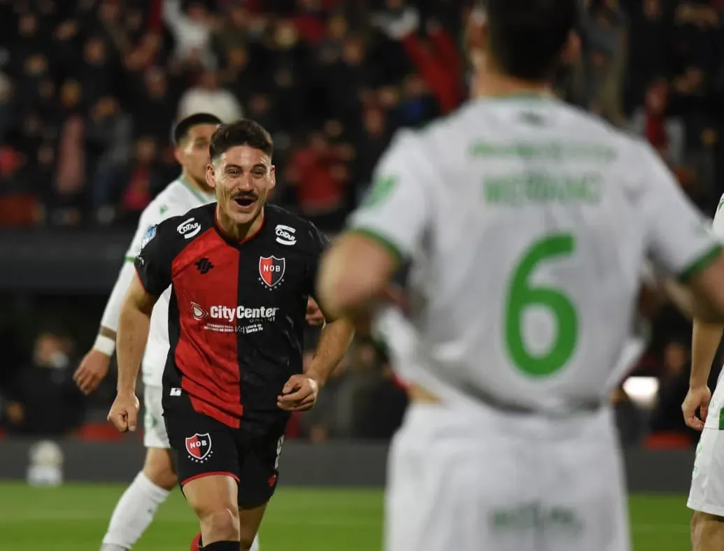 Matías Cóccaro durante un partido de Newell's Old Boys
