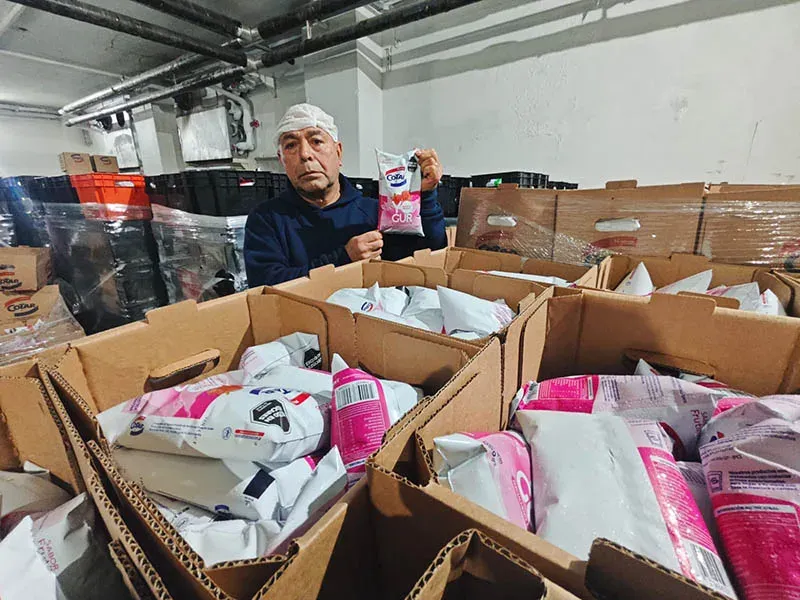 Trabajadores de la Nueva Cotar en la planta de Rosario