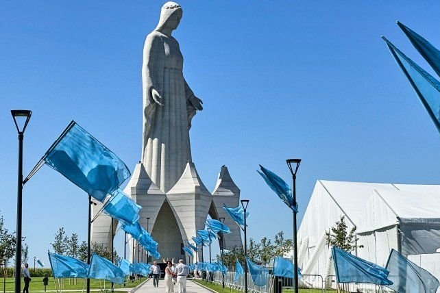 Estatua de la Virgen María en Konotopie, Polonia