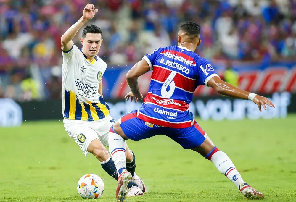 Jugadores de Rosario Central en partido de Copa Libertadores