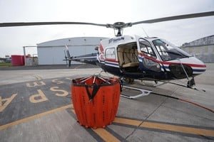 Avión hidrante Air Tractor Fire Boss y helicóptero Helibras AS 350 B2 presentados en Rosario