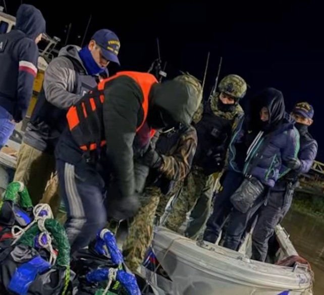 Operativo de Prefectura Naval en el río Paraná