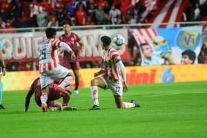 Unión vs Lanús en el Estadio 15 de Abril de Santa Fe