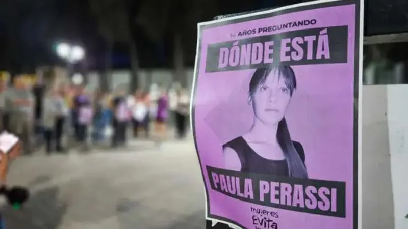 Marcha por Paula Perassi en San Lorenzo