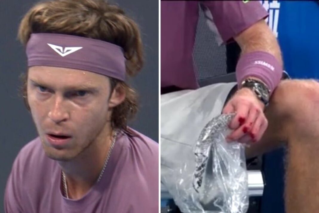 Andrey Rublev durante un partido de tenis