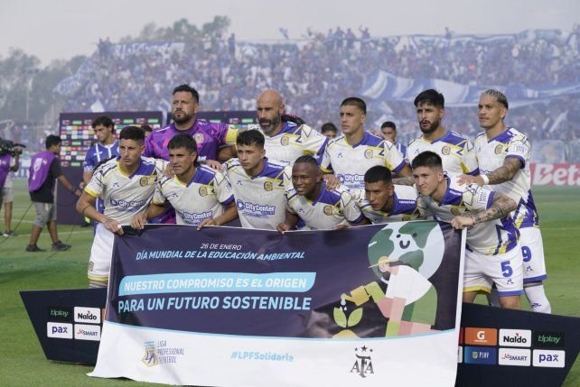 Jugadores de Central celebrando un gol durante la temporada 2025