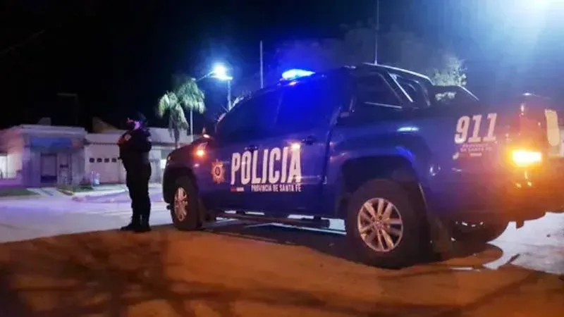 Móvil policial en la ciudad de Rosario