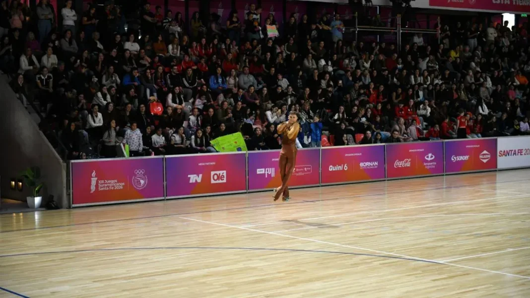 Donato Mastroianni durante su rutina de patinaje artístico en los Juegos Suramericanos Santa Fe 2026