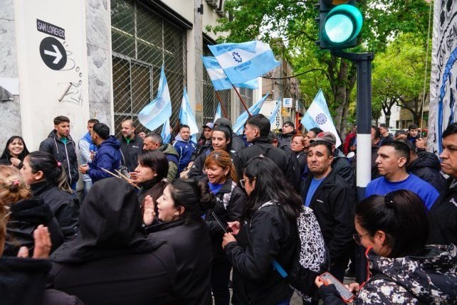 Fachada de la planta de Electrolux en Rosario