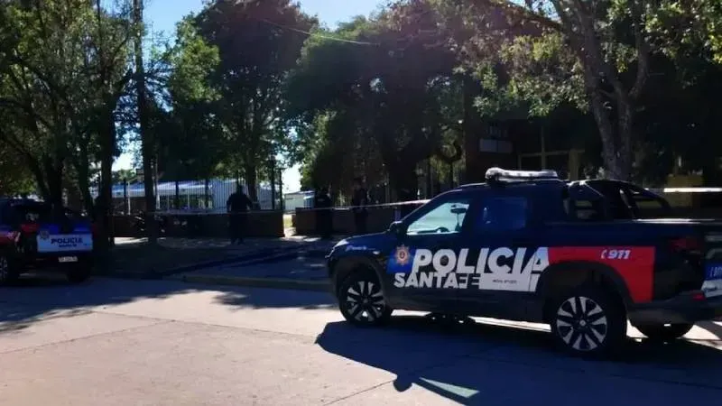 Fachada de la Escuela Nº 40 Mariano Moreno en San Cristóbal