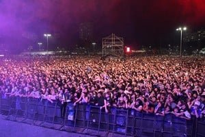 Fan Fest de los Juegos Suramericanos Santa Fe 2026 con escenarios y público en Parque del Sur