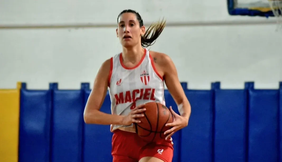 Partido de básquet femenino de la Asociación Rosarina
