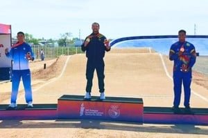 Gonzalo Molina compitiendo en BMX Race en los Juegos Suramericanos Santa Fe 2026