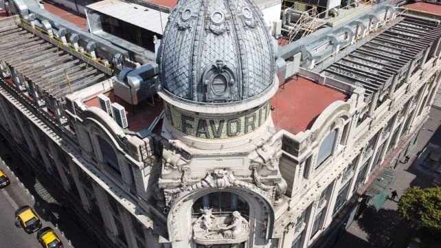 Fachada del edificio de La Favorita en Sarmiento y Córdoba, Rosario