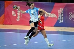 Jugadoras de La Garra celebrando durante el partido ante Colombia en los Juegos Suramericanos 2026