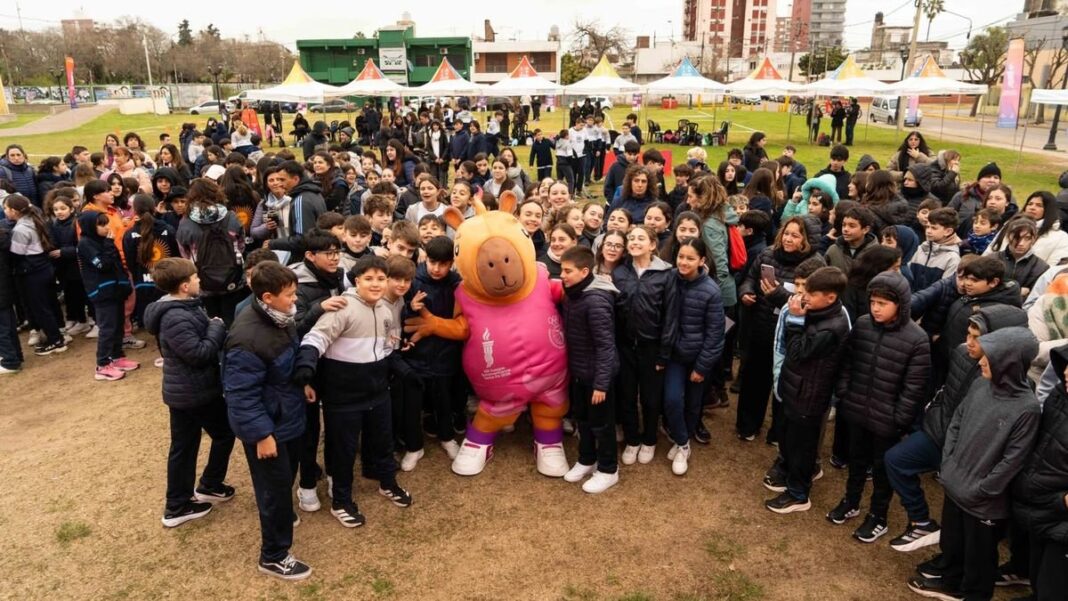 Estudiantes en una competencia deportiva de los Juegos Suramericanos