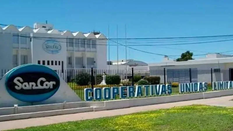 Fachada de la planta de SanCor en Sunchales